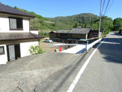 【前面道路含む現地写真】 | 【再生住宅】甲斐市亀沢 | 前面道路含む現地写真です
