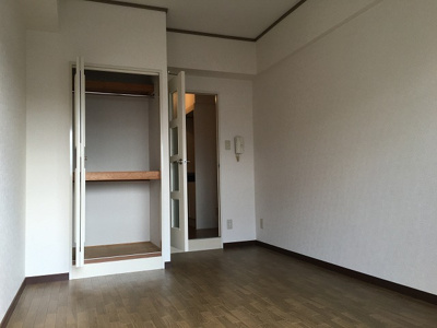 【居間・リビング】 | ノルデンハイム相川 | 広々としたお部屋です