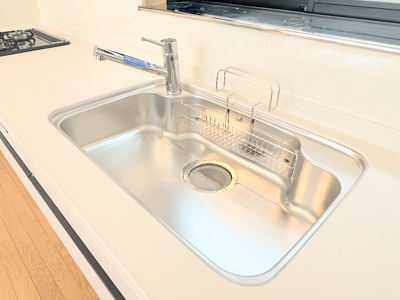 【キッチン】 | ◆横浜市栄区長沼町中古住宅◆ | ◆広々したキッチンシンク。洗い物が多い時にも快適にご利用いただけます。