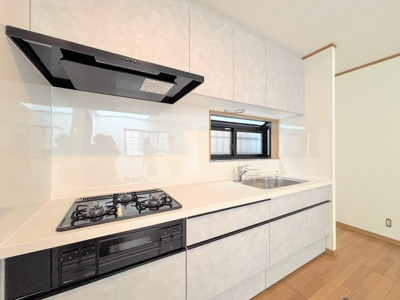 【キッチン】 | ◆横浜市栄区長沼町中古住宅◆ | ◆土・日・祝日は、当社スタッフによる現地案内会を実施しております。もちろん平日のご案内も可能です。お気軽にご相談ください！！