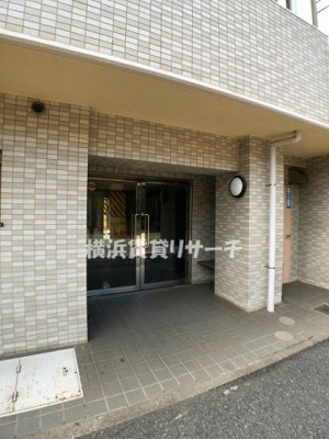 【エントランス】 | ガラ・ステージ横浜鶴見