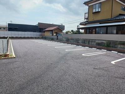 【駐車場】 | ホワイトクロッカス