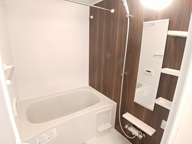 ホワイトクロッカスの浴室