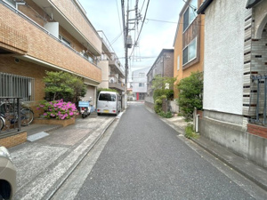 【前面道路含む現地写真】