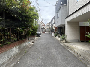 【前面道路含む現地写真】