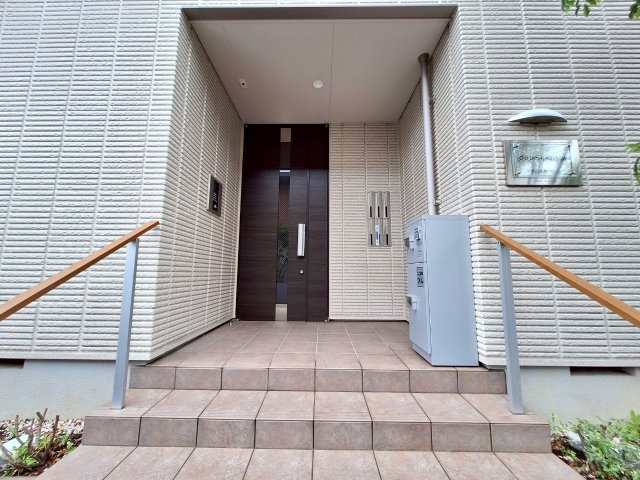 グランディ　Ｉｃｈｉｋａｗａのエントランス|★建物入口★