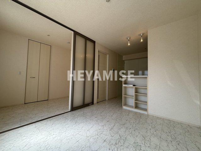 メゾン・ラ・パトリアGの居間・リビング