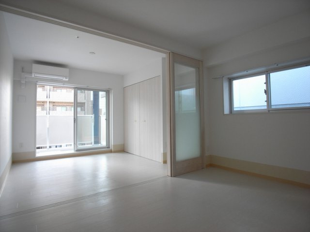 プリオーレ三宮 の居間・リビング