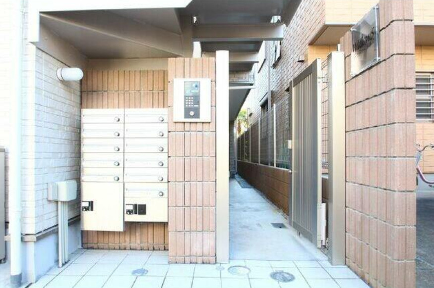 中野区沼袋４丁目のアパートのエントランス
