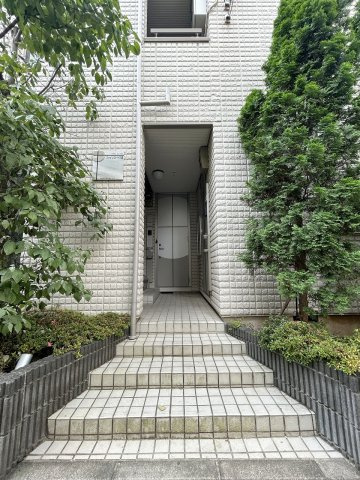 ファインコート三鷹のエントランス