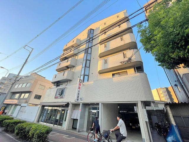 ロイヤルアメニティの外観