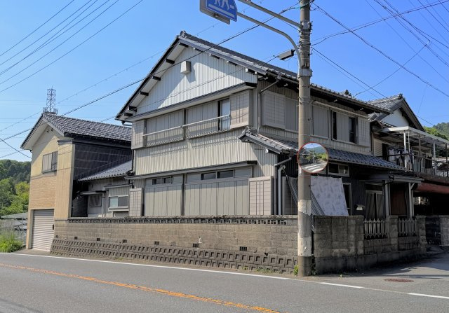上石津町牧田中古住宅の外観