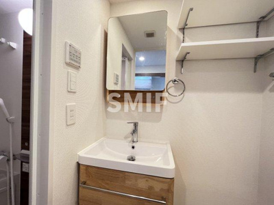 【洗面所】 | セレニテ三国プリエ