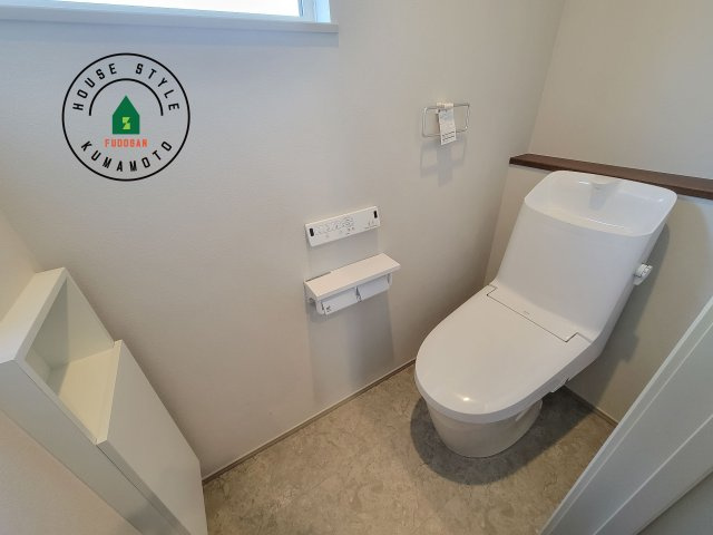 熊本市南区南高江6丁目第1-1棟（2号棟）のトイレ|温水洗浄便座を完備しております。2ヶ所にトイレがあるのは朝の慌ただしい時間も安心です。