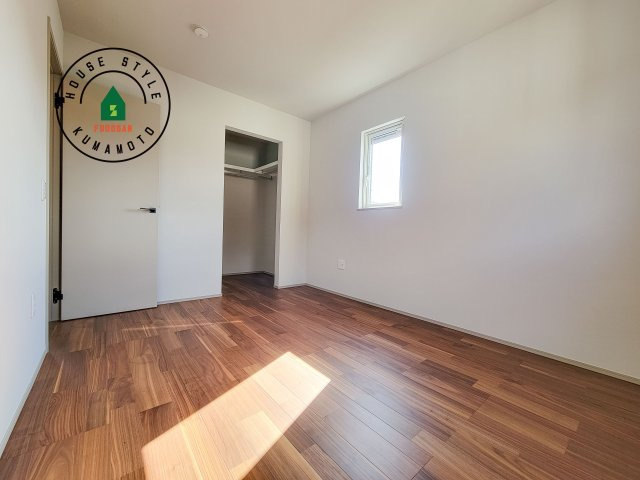 熊本市南区南高江6丁目第1-1棟（2号棟）の洋室|採光良好な洋室は全居室、複層ガラスの遮熱効果と断熱効果で、一年中快適に過ごせます。