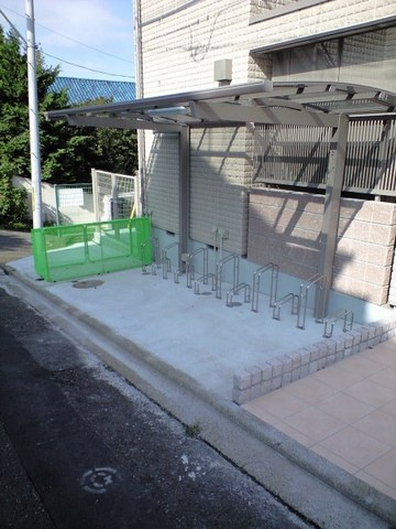 ヒルトップ片倉のその他共用部分|敷地内屋根付き駐輪場