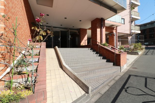 【エントランス】