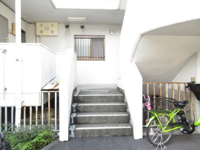 さいたま市桜区西堀８丁目の賃貸マンションのエントランス