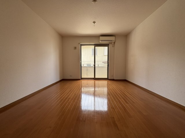 メープルガーデンの居間・リビング