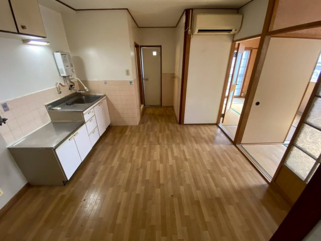 山ノ上ハイツの居間・リビング