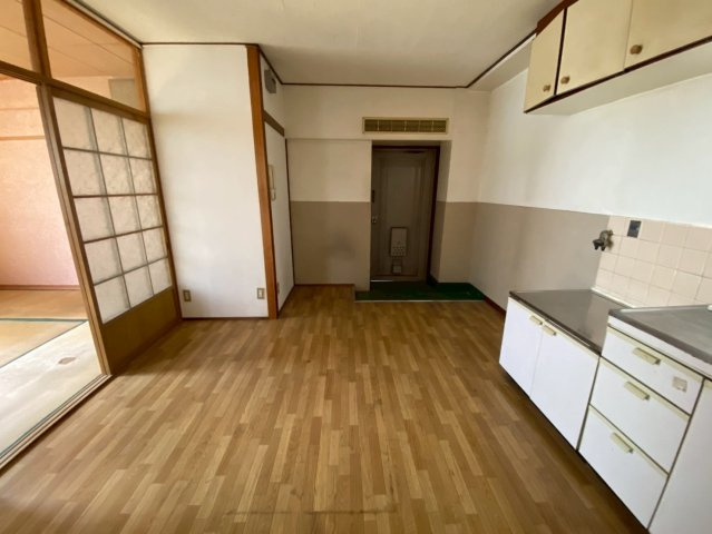 山ノ上ハイツの居間・リビング