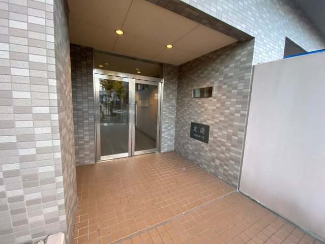 フローライト蛍池のエントランス