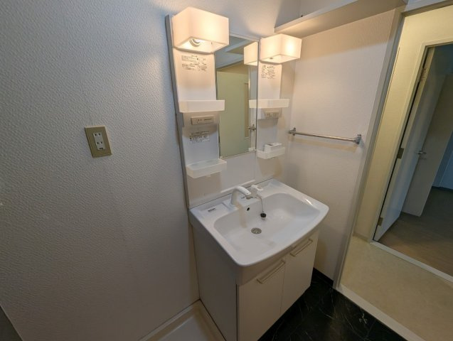 ローレル蛍池の洗面所