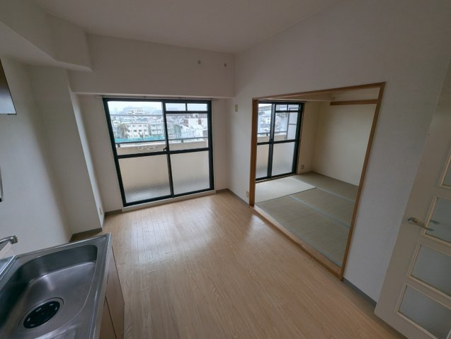 ローレル蛍池の居間・リビング