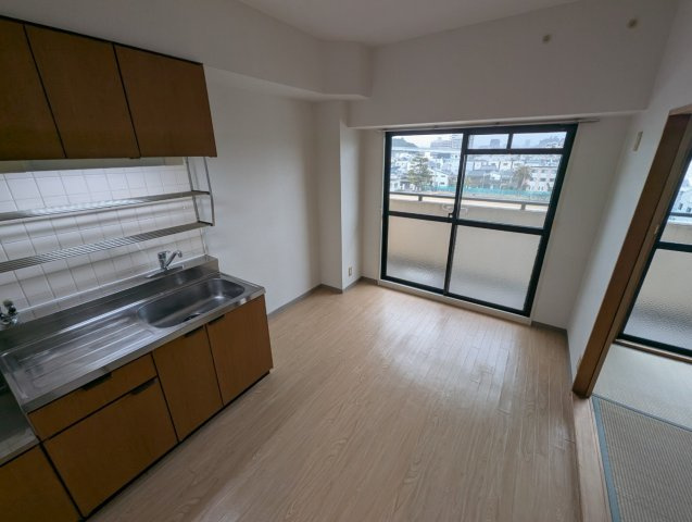 ローレル蛍池の居間・リビング