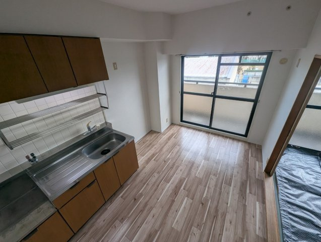 ローレル蛍池の居間・リビング