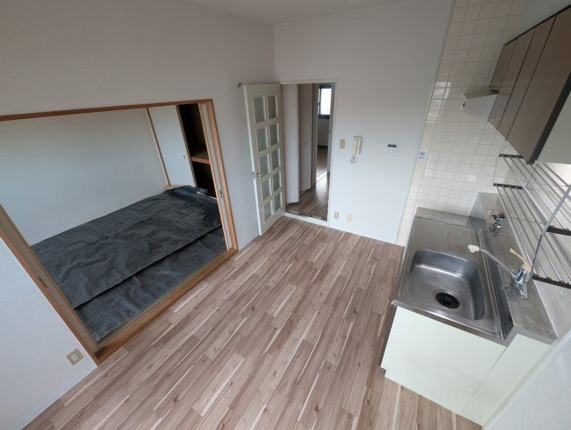 ローレル蛍池の居間・リビング