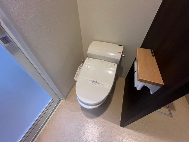 豊中市西泉丘３丁目の賃貸マンションのトイレ