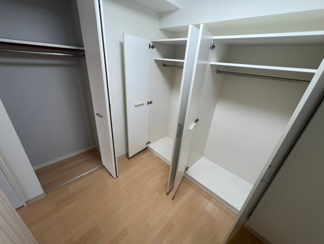 豊中市西泉丘３丁目の賃貸マンションの収納