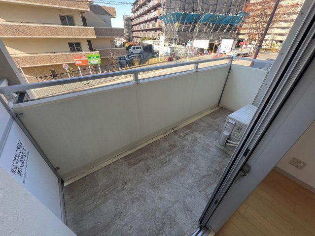 豊中市西泉丘３丁目の賃貸マンションのバルコニー