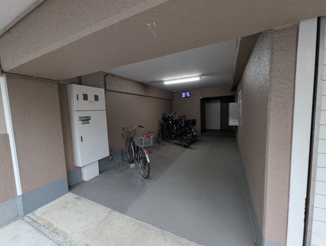 緑地公園リッツハウス のエントランス