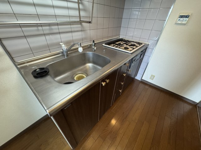 ロイヤルグレース上野東のキッチン