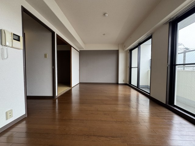 ロイヤルグレース上野東の居間・リビング