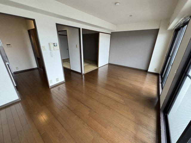 ロイヤルグレース上野東の居間・リビング