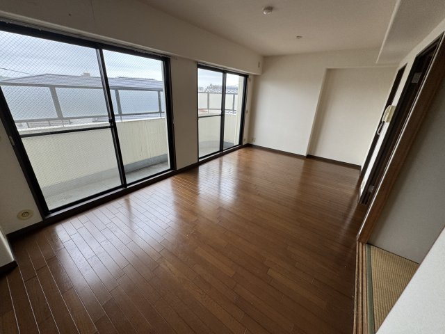 ロイヤルグレース上野東の内装