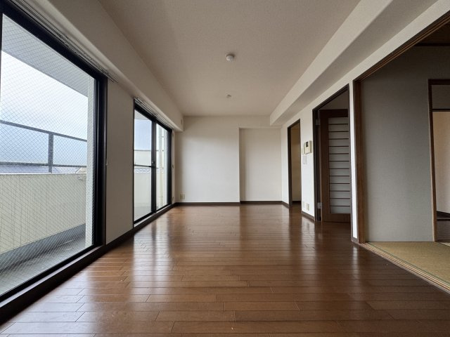 ロイヤルグレース上野東の居間・リビング