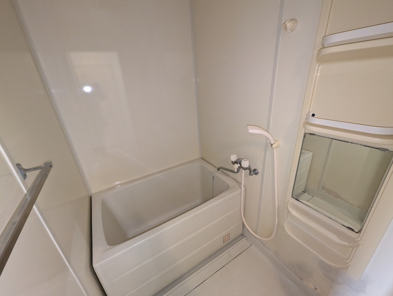 笹部ハイツの浴室