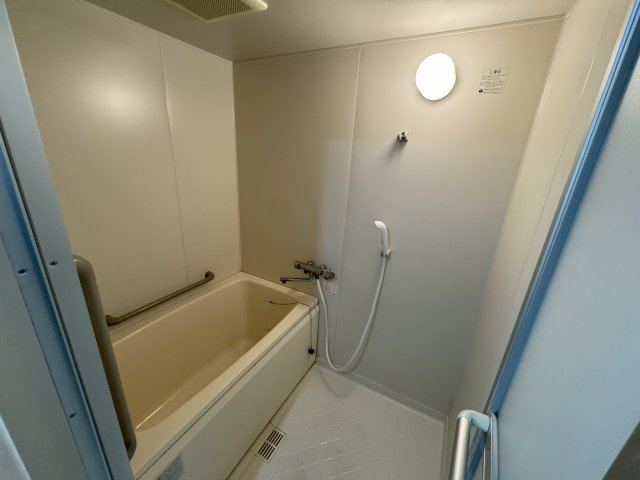 スプリングヒルズIIIの浴室