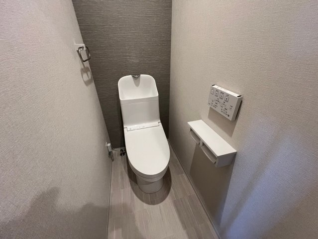 豊中市桜の町６丁目の賃貸マンションのトイレ
