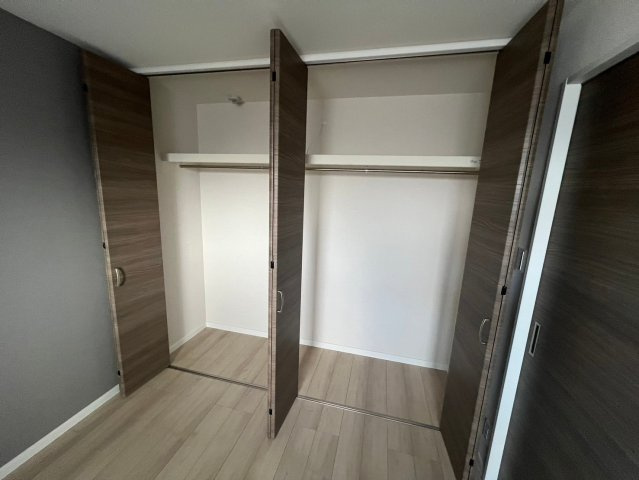 豊中市桜の町６丁目の賃貸マンションの収納
