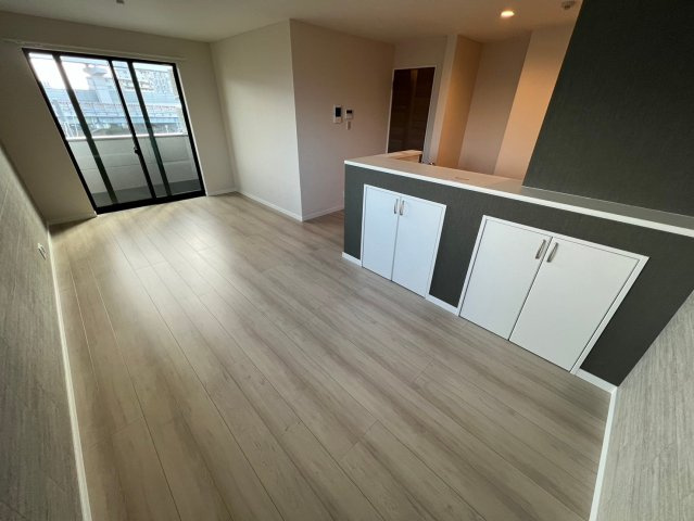 豊中市桜の町６丁目の賃貸マンションの居間・リビング