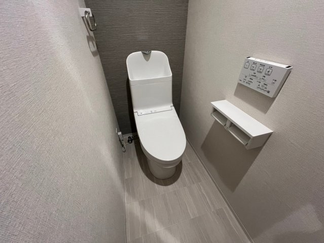 豊中市桜の町６丁目の賃貸マンションのトイレ