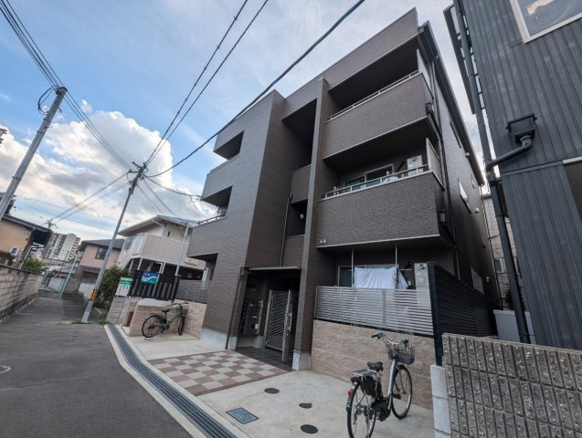 プラウニー本町の外観