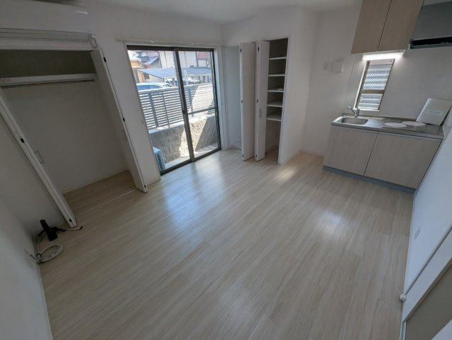 プラウニー本町の居間・リビング