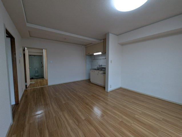 豊中市東寺内町の賃貸マンションの居間・リビング