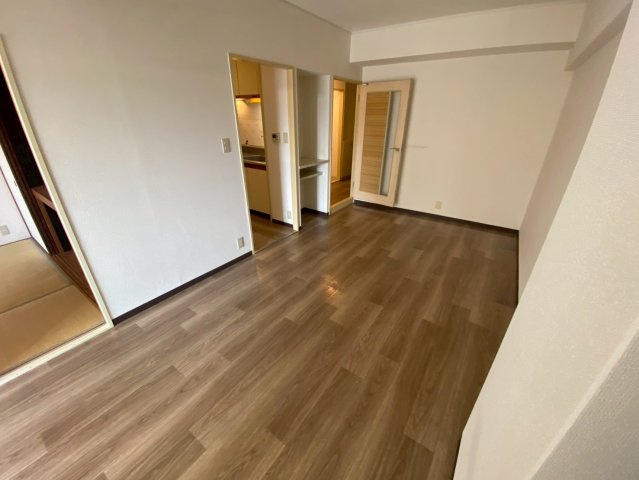 リブレ待兼山の居間・リビング